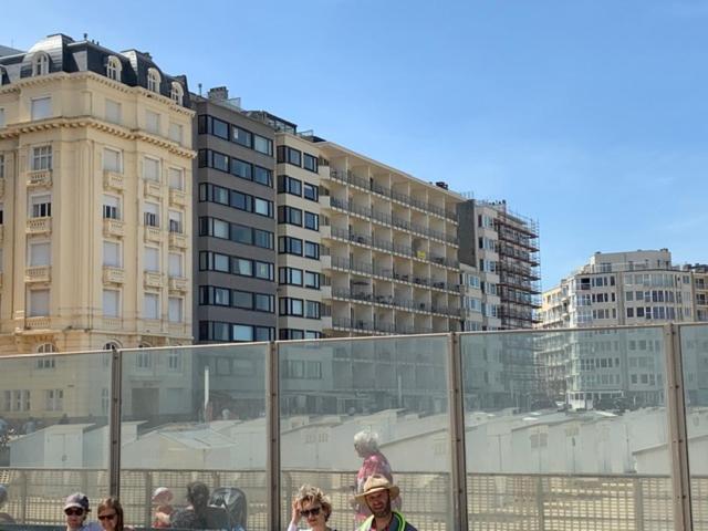 Parel Aan Het Strand Остенде Экстерьер фото